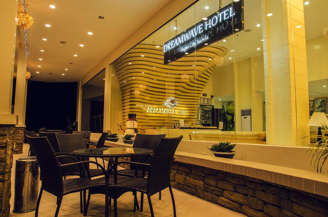 Dreamwave Hotel Ilagan Eksteriør billede